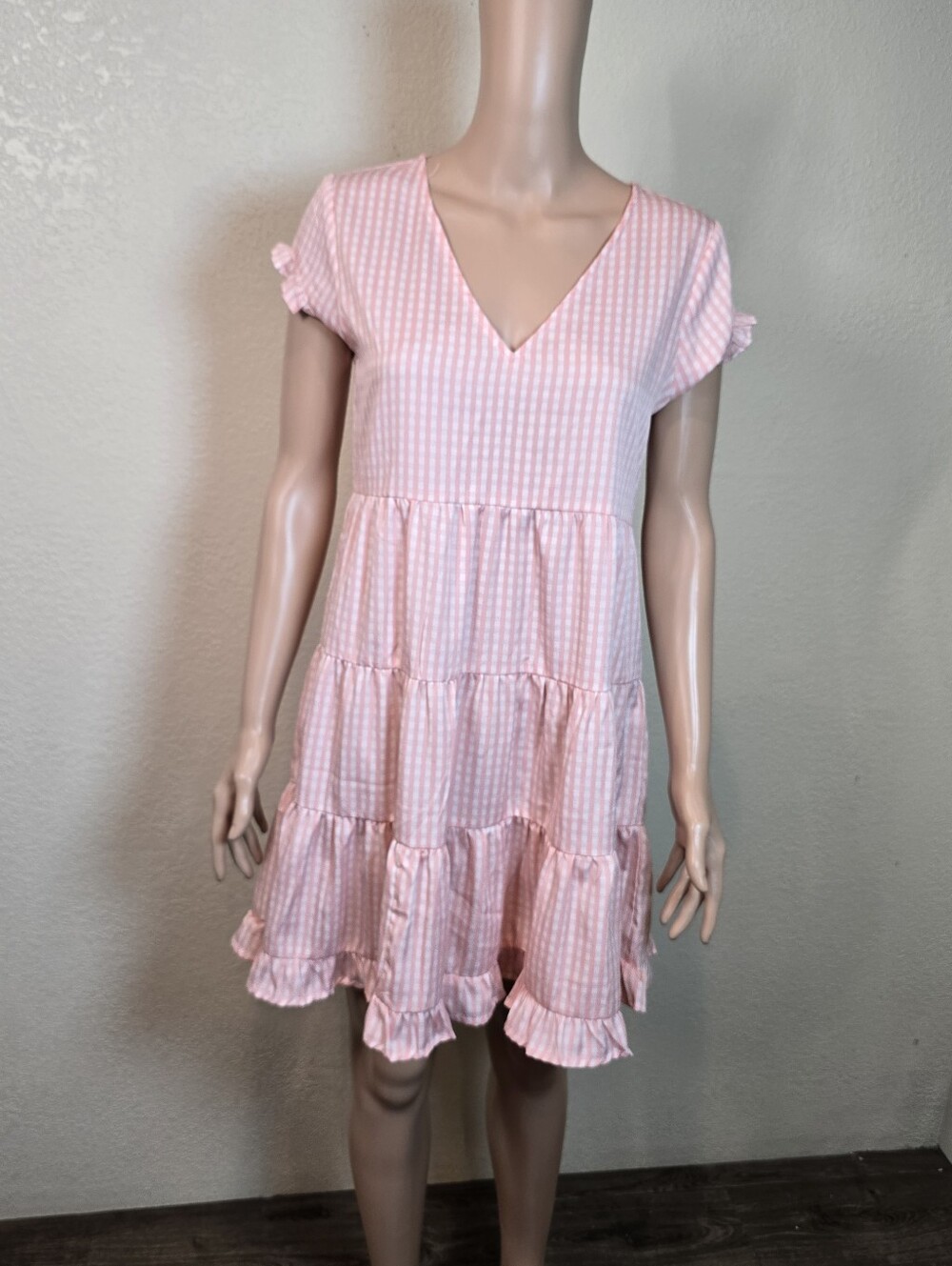 Style House Pink Gingham Tiered Ruffle V-Neck Dress Size Medium - Picture 4 of 10